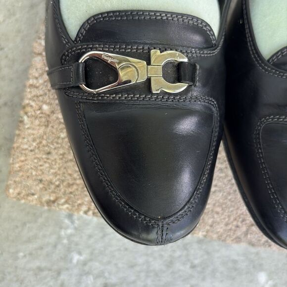 Classic Ferragamo’s slingbacks - Picture 5 of 7